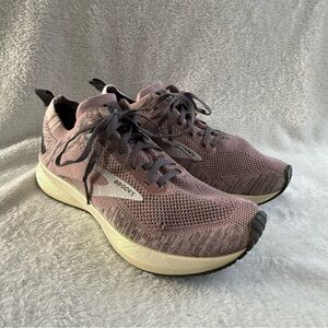 Brooks Women's Running Shoes - Purple Women’s Size 8 Lace Up Sneakers Flaw